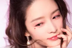甜过七夕！李沁眼角爱心泪痣吸睛，元气桃花妆少女感满满图片