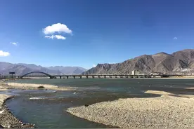 我爱驻地的那条河——拉萨河图片