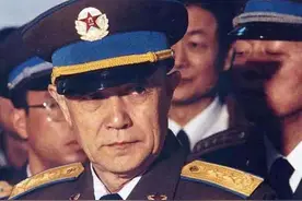 林虎中将：空军唯一一位白人将军，为引进苏27喝翻17位苏联将军图片