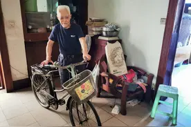 每天1200个俯卧撑，内江90岁老人的极限人生图片