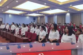 "传唱红色经典 献礼百年华诞" 邯郸市复兴区建设北小学师生红歌联唱图片