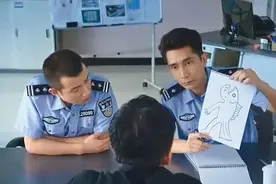 敢信吗？鲸鱼既然有手和腿！它还是河马的近亲图片