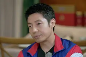 44岁撒贝宁首谈去世母亲，未能三世同堂成遗憾，今将父亲接身边图片