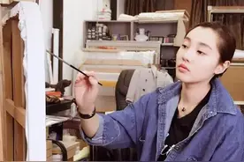 她是清华90后才女博士，笔下的钢笔素描，令无数人为她打call图片