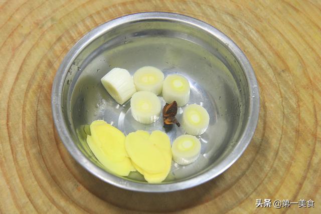 花胶鲫鱼汤的做法 2026年花胶鲫鱼汤的做法大全