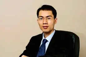 捐赠7000万，亏损2.2亿，鸿星尔克董事长吴荣照图什么？图片