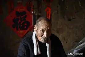 100岁长寿爷爷，与73岁单身儿子住在百年石头房，早餐能吃6个鸡蛋图片