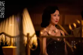 甩腰，扭臀，挑眉，谁也演不出她的媚图片