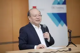 向东任国务院研究室副主任图片