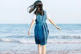 当一个女生对你主动了，就一定要好好珍惜，不后悔就好图片