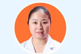 月子里发热咳嗽月子里发热咳嗽，还可以喂养宝宝吗？听专家说图片