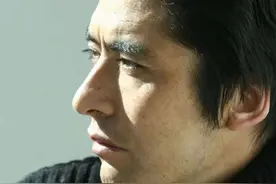 甘孜局长帅到引起央媒注意，自述只是普通长相，因护送丁真才被注意图片