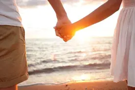 丈夫长期在外地，女人会婚内出轨吗？看看女人埋藏心底的秘密图片