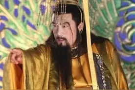 他曾是“玉帝”专业户，回家祭祖才发现，自己被印在了冥币上图片