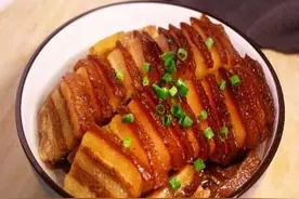 美食推荐：萝卜干扣肉、香菇榨菜蒸排骨、香辣炒蟹制作方法图片