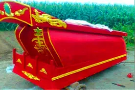 江苏挖出一红棺，埋了700年依旧如新，X光照射结果让专家陷入沉思图片
