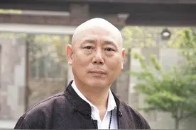 66岁的李成儒：90年代身家过亿，愧对前妻和儿子，现在过得怎么样图片