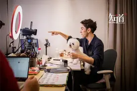 同样是开黄腔，李佳琦被骂，费玉清小S走红，是双标吗？图片