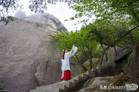 横跨鄂豫皖三省的大别山，从来不缺风景，但是裂谷奇观仅此一处图片