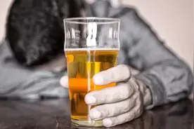 为啥喝酒的男人比女人多？饮酒的时候聊聊这些，你会离病床更远图片