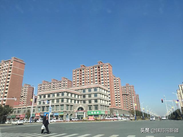兵团打造的现代化新城，介于乌鲁木齐与昌吉之间，可容纳百万人口