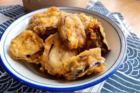 炸茄盒，面糊不能用水调，教你饭店秘制做法，外酥里嫩一咬掉渣图片