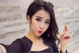 女生拍照要耍点“小心机”，让你变瘦、变高、变小脸，方法很简单图片