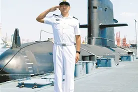 海军潜艇雷达技师郑同柱的青春视野图片