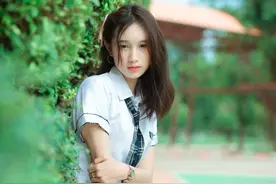 忘了那相识的美好初秋，第一次牵你的温柔小手图片