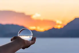 蒋勋：每一个不追光的日子，都是对生命的辜负图片