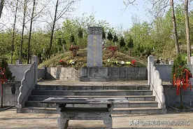 金秋十月探访黄山名人墓图片