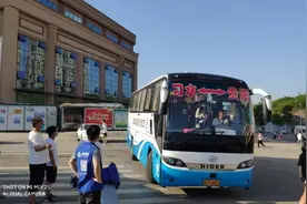 高校开通33条返校“定制专线”：从家直达学校更安全便捷图片