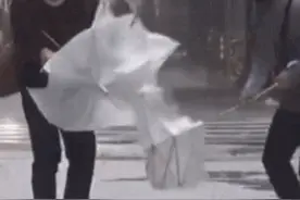 国产伞界“黑马”崛起，突破传统伞设计，风雨越大越显厉害图片