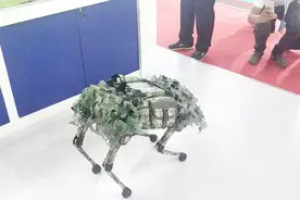 中国作战机器人曝光，现场演示视频让人大开眼界视频封面