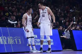 压哨签！郭艾伦、韩德君等五将与辽宁队续约，刘志轩无缘加盟北控图片