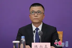 “陪你看落日”照片走红网络 上海援鄂医疗队领队讲述镜头背后的故事图片