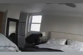 半夜惊醒，城固夫妇看到床边站了个蒙面人，他是从这个地方入室的图片