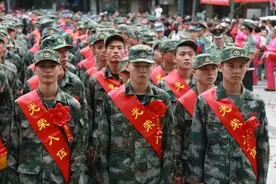 新兵入伍前，为何要将户口先注销？不得不说国家想的很周到图片