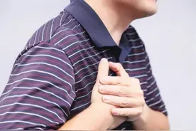45岁贵州男子，坚持每天晚上夜跑5公里，一年后，他得到什么？图片