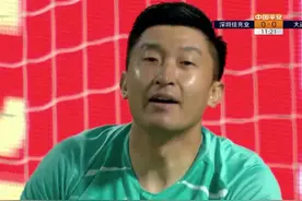 中超再现意外进球：34岁郜林射门连穿两裆，门将下蛋失误图片