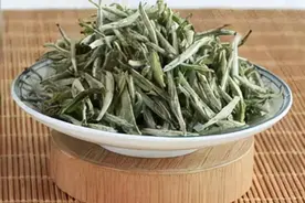 白茶白毫银针有收藏意义吗？“一年茶，三年药，七年宝”图片