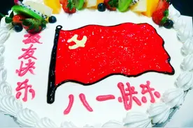 八一收到战友聚会邀请，有人很期待有人却很纠结，到底该不该参加图片