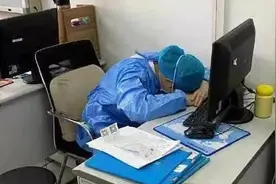 他们睡着的样子，真让人心疼图片