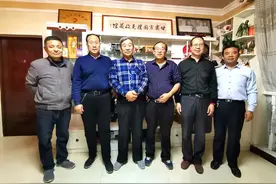 《图说甘谷》人物专访:中国杰出扑克收藏家---王小军图片
