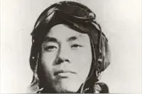 血染长空：面对10架美军飞机的包围进攻，他驾驶战机撞进敌群图片