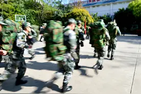 云南省曲靖军分区：应急“战斗”，在节前“打响”图片