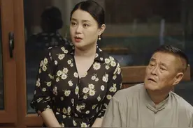 关婷娜“香吻表白”刘德华，没收到回应，自嘲会继续爱下去图片