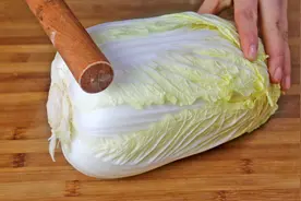 白菜我家从不炖着吃，学会这样做，香辣开胃又下饭，比吃肉还过瘾图片
