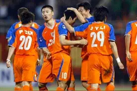 我眼中的经典:2005-2006年亚冠:鲁能深圳争雄，实德落幕图片
