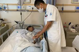 女白领反复扭了扭脖子，几小时后竟瘫痪了！这两种人千万注意图片